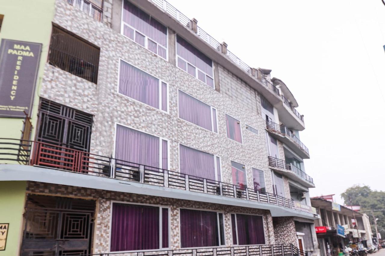 Oyo 69402 Yogeshwar Dhaam Hotel Vrindāvan Exterior foto